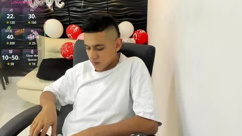 Snapshot of maximuss_19 chatting on February 2025 08:15:01 PM Maximus online show from February 2025 08:15:01 PM