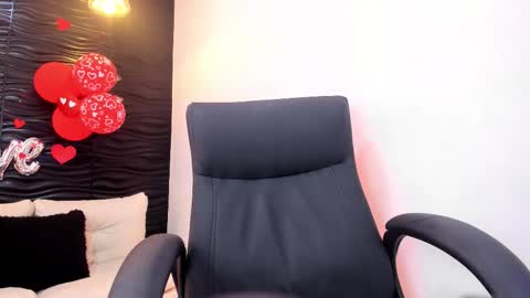 Snapshot of maximuss_19 chatting on March 2026 12:25:01 AM Maximus online show from March 2026 12:25:01 AM