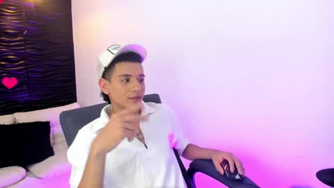 Snapshot of maximuss_19 chatting on April 2026 10:53:01 PM Maximus online show from April 2026 10:53:01 PM