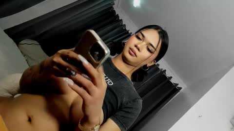 Snapshot of maxineminxx chatting on October 2025 12:37:01 PM maxyy online show from October 2025 12:37:01 PM