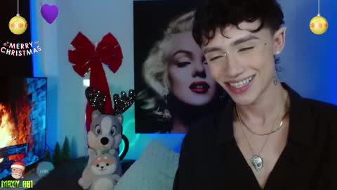 Snapshot of maxiy_001 chatting on December 2024 04:53:02 AM Max online show from December 2024 04:53:02 AM