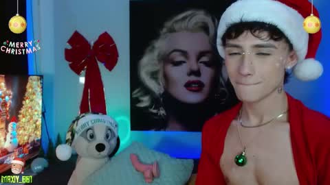 Snapshot of maxiy_001 chatting on December 2024 11:44:01 AM Max online show from December 2024 11:44:01 AM