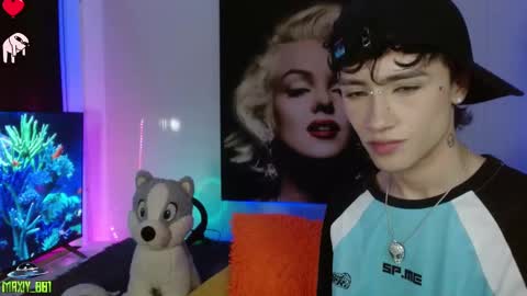 Snapshot of maxiy_001 chatting on January 2025 06:12:01 AM Max online show from January 2025 06:12:01 AM