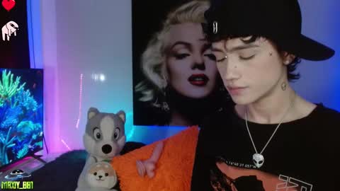 Snapshot of maxiy_001 chatting on January 2025 03:57:02 AM Max online show from January 2025 03:57:02 AM