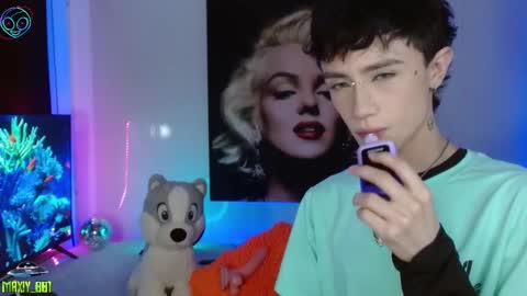 Snapshot of maxiy_001 chatting on March 2025 05:29:02 AM Max online show from March 2025 05:29:02 AM