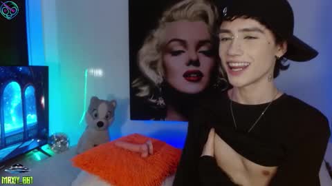 Snapshot of maxiy_001 chatting on September 2025 03:40:01 AM Max online show from September 2025 03:40:01 AM