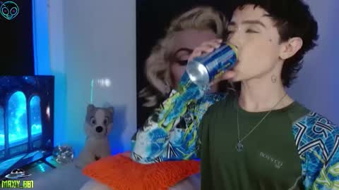 Snapshot of maxiy_001 chatting on September 2025 03:32:01 AM Max online show from September 2025 03:32:01 AM