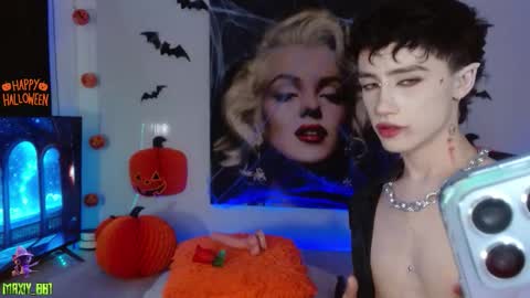 Snapshot of maxiy_001 chatting on October 2025 06:01:01 AM Max online show from October 2025 06:01:01 AM