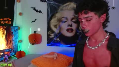 Snapshot of maxiy_001 chatting on October 2025 04:31:02 AM Max online show from October 2025 04:31:02 AM