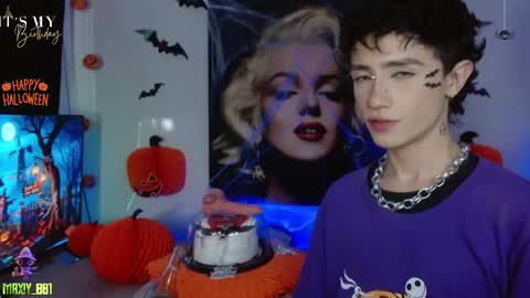 Snapshot of maxiy_001 chatting on November 2025 06:37:02 AM Max online show from November 2025 06:37:02 AM