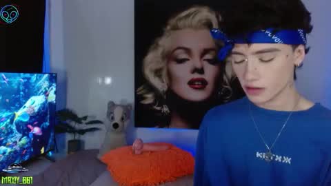 Snapshot of maxiy_001 chatting on November 2025 03:01:02 PM Max online show from November 2025 03:01:02 PM