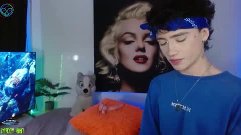 Snapshot of maxiy_001 chatting on November 2025 07:42:02 AM Max online show from November 2025 07:42:02 AM