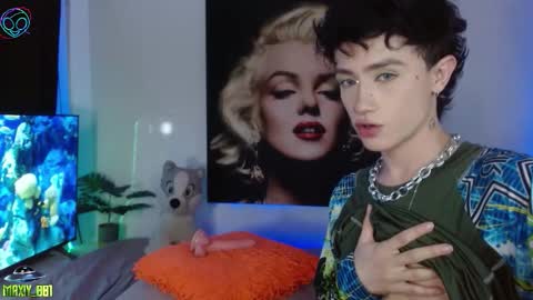 Snapshot of maxiy_001 chatting on November 2025 02:46:02 AM Max online show from November 2025 02:46:02 AM