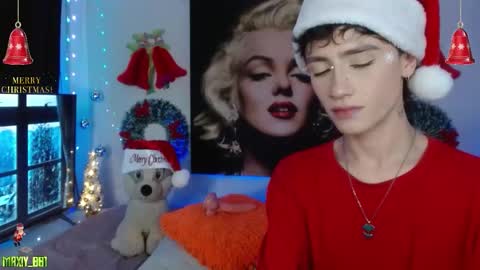 Snapshot of maxiy_001 chatting on December 2025 02:41:02 AM Max online show from December 2025 02:41:02 AM