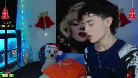 Snapshot of maxiy_001 chatting on December 2025 09:52:02 PM Max online show from December 2025 09:52:02 PM