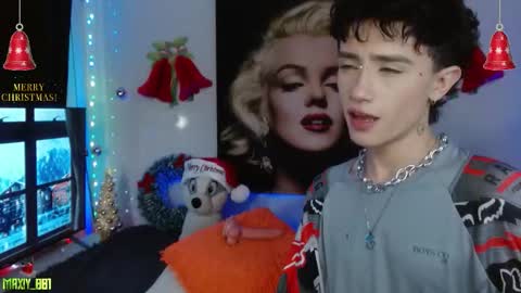 Snapshot of maxiy_001 chatting on December 2025 03:12:01 AM Max online show from December 2025 03:12:01 AM