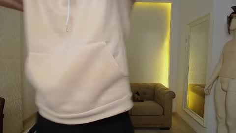 Snapshot of maxkaiden chatting on November 2025 05:35:02 AM MaxKaiden online show from November 2025 05:35:02 AM