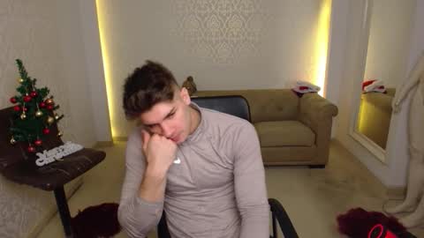 Snapshot of maxkaiden chatting on December 2025 05:57:01 AM MaxKaiden online show from December 2025 05:57:01 AM