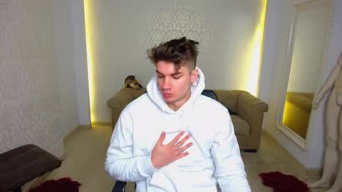 Snapshot of maxkaiden chatting on January 2026 05:22:01 AM MaxKaiden online show from January 2026 05:22:01 AM