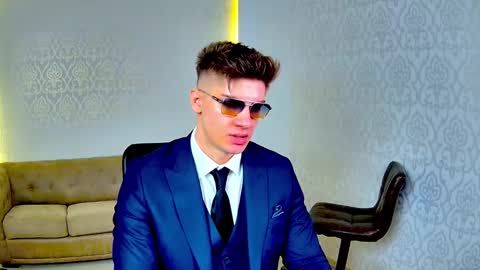 Snapshot of maxkaiden chatting on February 2026 06:54:01 AM MaxKaiden online show from February 2026 06:54:01 AM