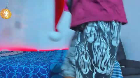 Snapshot of maxowens_oficial chatting on December 2024 10:47:01 PM MAX online show from December 2024 10:47:01 PM