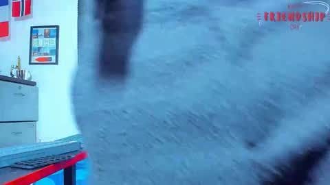 Snapshot of maxowens_oficial chatting on September 2025 11:06:02 PM MAX online show from September 2025 11:06:02 PM