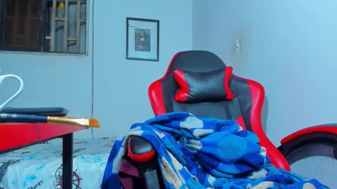 Snapshot of maxowens_oficial chatting on November 2025 11:54:01 PM MAX online show from November 2025 11:54:01 PM