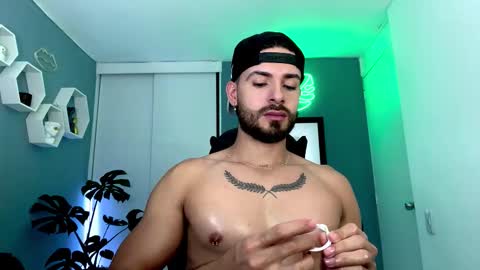 Maxi online show from November 2025 10:52:02 PM