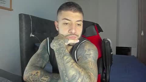 maxvibe_ online show from October 2025 02:45:02 AM