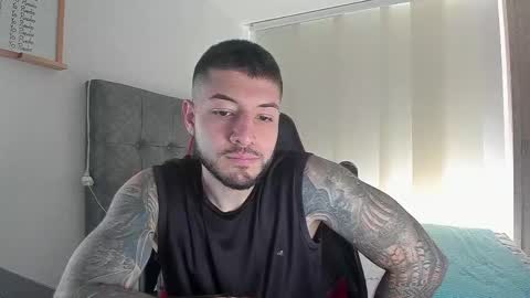 maxvibe_ online show from November 2025 05:48:02 PM