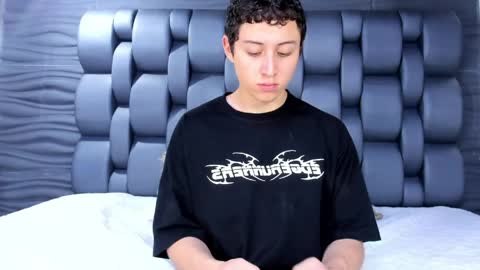 maxvolturi_ online show from May 2026 07:41:02 PM