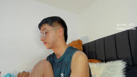 maxx_cortes online show from February 2025 04:53:01 AM