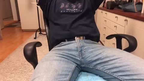 Max online show from December 2025 06:21:01 AM