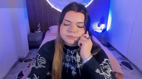 Maxine Minx online show from May 2026 11:43:01 PM