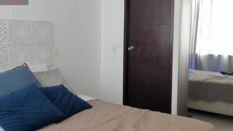 Victoria online show from September 2025 08:43:01 PM