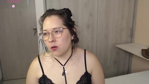 Snapshot of may_bloom chatting on October 2025 11:26:02 PM May online show from October 2025 11:26:02 PM