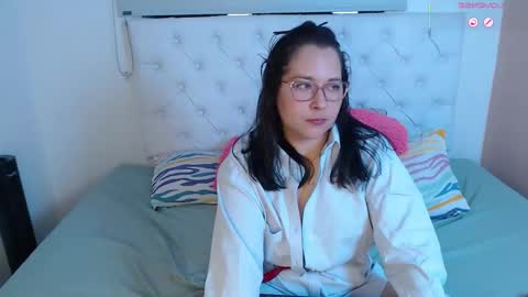 Snapshot of may_bloom chatting on November 2025 04:12:02 AM May online show from November 2025 04:12:02 AM