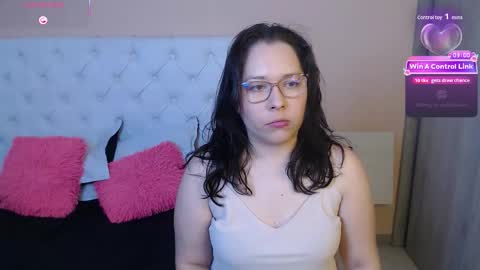 Snapshot of may_bloom chatting on January 2026 08:25:02 PM May online show from January 2026 08:25:02 PM