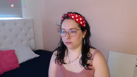 Snapshot of may_bloom chatting on February 2026 06:23:01 PM May online show from February 2026 06:23:01 PM