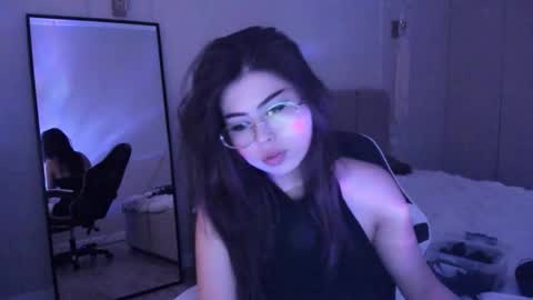 Mia online show from January 2026 04:15:01 AM