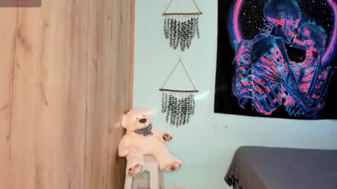 Snapshot of maya__fox chatting on February 2025 09:36:01 PM OF mayitta19 online show from February 2025 09:36:01 PM