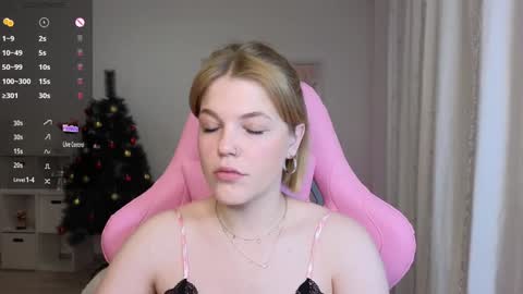 Snapshot of maya_blonde18 chatting on December 2024 03:16:02 AM Maya online show from December 2024 03:16:02 AM