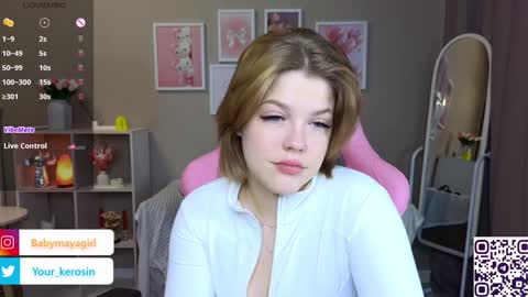 Snapshot of maya_blonde18 chatting on January 2025 09:29:02 AM Maya online show from January 2025 09:29:02 AM