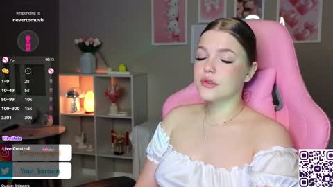 Snapshot of maya_blonde18 chatting on January 2025 03:36:02 AM Maya online show from January 2025 03:36:02 AM