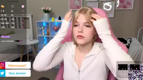 Snapshot of maya_blonde18 chatting on February 2025 06:42:01 AM Maya online show from February 2025 06:42:01 AM