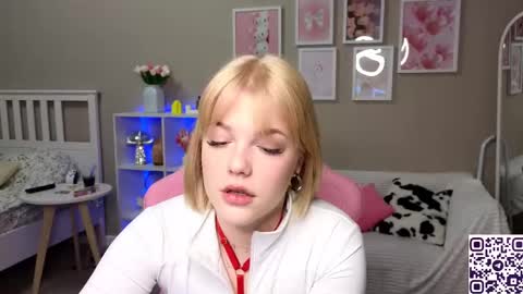 Snapshot of maya_blonde18 chatting on February 2025 03:51:01 AM Maya online show from February 2025 03:51:01 AM