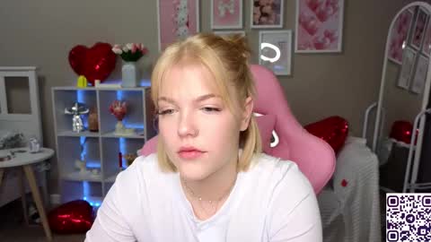 Snapshot of maya_blonde18 chatting on February 2025 03:31:02 AM Maya online show from February 2025 03:31:02 AM