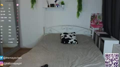 Snapshot of maya_blonde18 chatting on September 2025 03:18:02 AM Maya online show from September 2025 03:18:02 AM