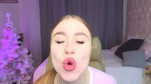 Snapshot of maya_lolly chatting on January 2025 11:48:01 AM Maya online show from January 2025 11:48:01 AM