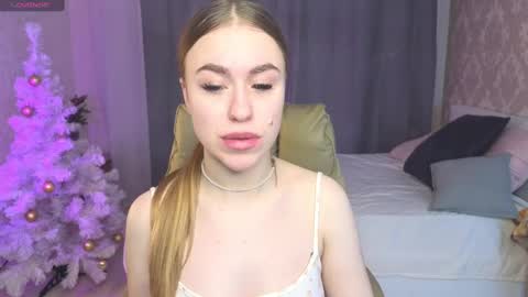 Snapshot of maya_lolly chatting on January 2025 02:51:02 PM Maya online show from January 2025 02:51:02 PM